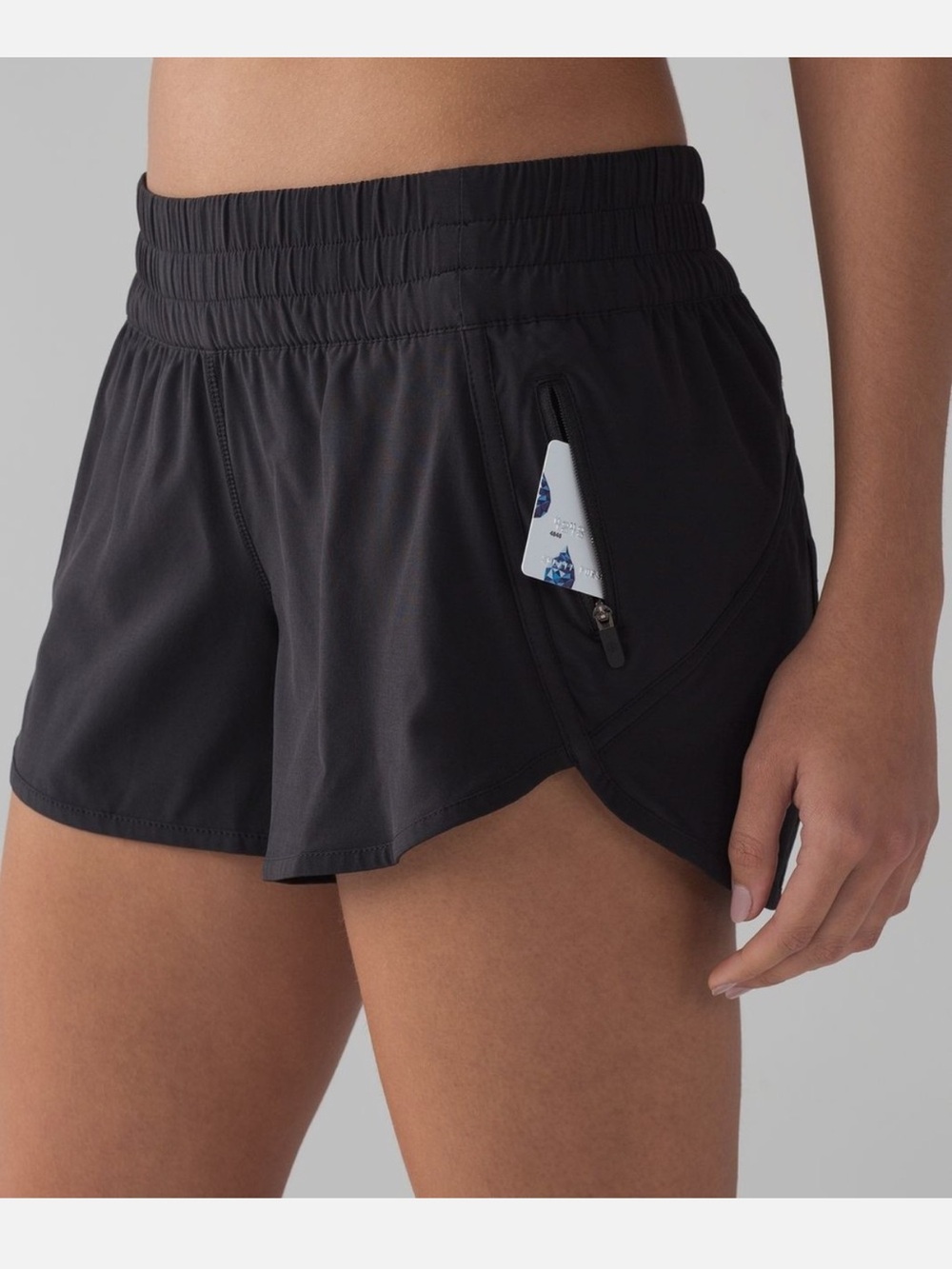 Lululemon Tracker Short V 4” running short size 8